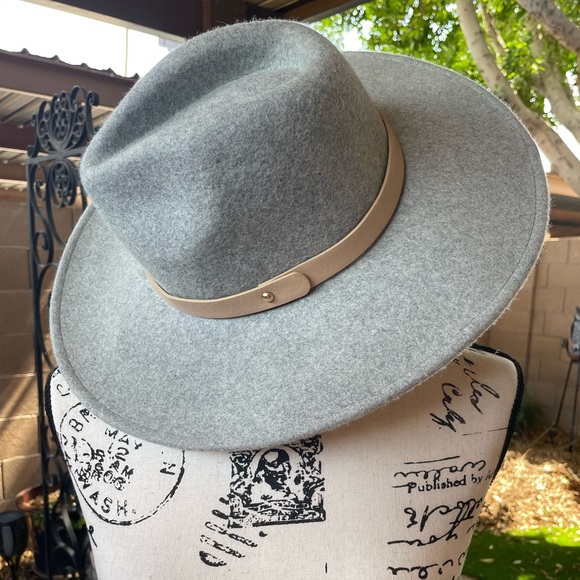 New Unisex Classic Neutral Gray Wool Hat with Tan Leather band on Wide Brim - Picture 16 of 16